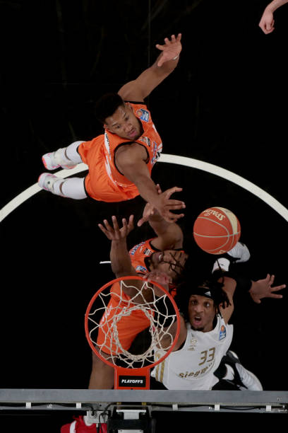 村队联名 村队联名